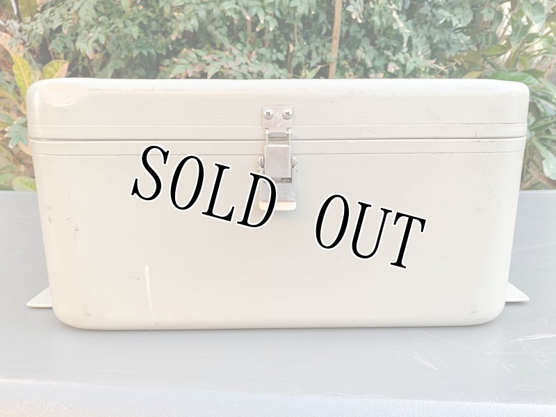 画像4: 米軍実物 U.S. NAVY 軍艦 空母 FIRST AID BOX  (4)