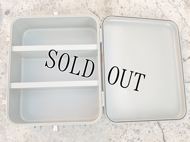 画像7: 米軍実物 U.S. NAVY 軍艦 空母 FIRST AID BOX  (7)