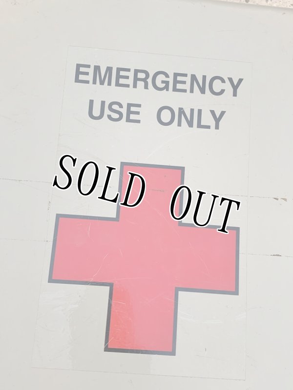 画像10: 米軍実物 U.S. NAVY 軍艦 空母 FIRST AID BOX  (10)