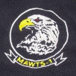 画像2: 米軍放出品 US MARINES 　MAWTS-1　刺繍ポイント　フリースシャツ　SMALL (2)