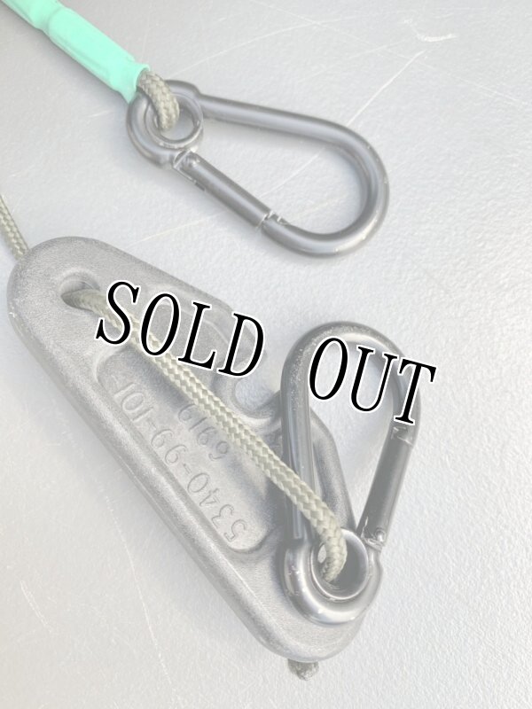 画像2: 米軍実物 キーパースライド  カラビナ付き OD ロープ  (2)