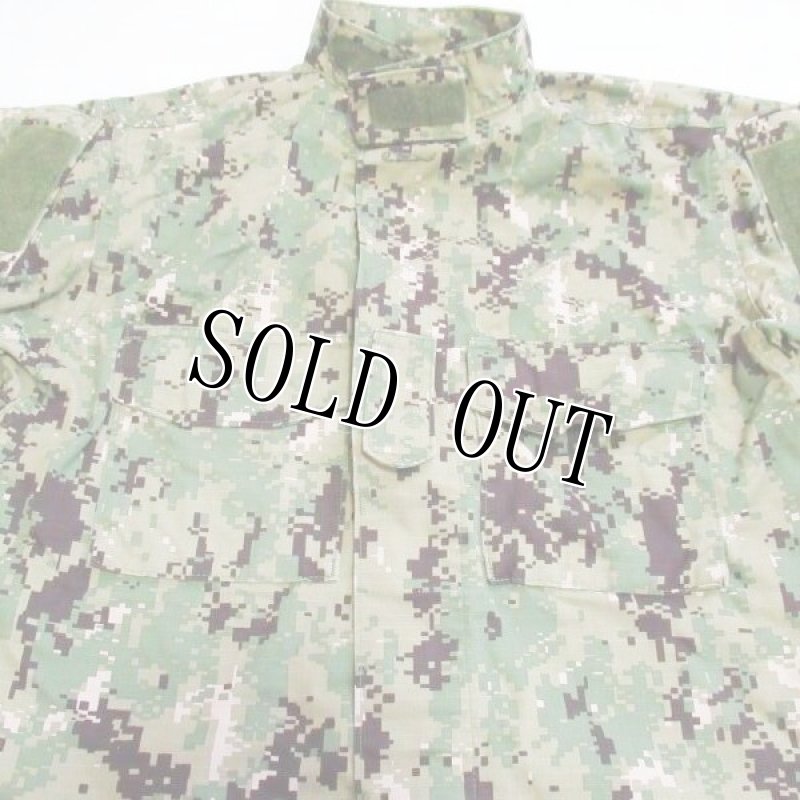 画像2: 米軍実物,US NAVY, AOR2 NUW 迷彩ジャケット TYPEIII S-R (2)