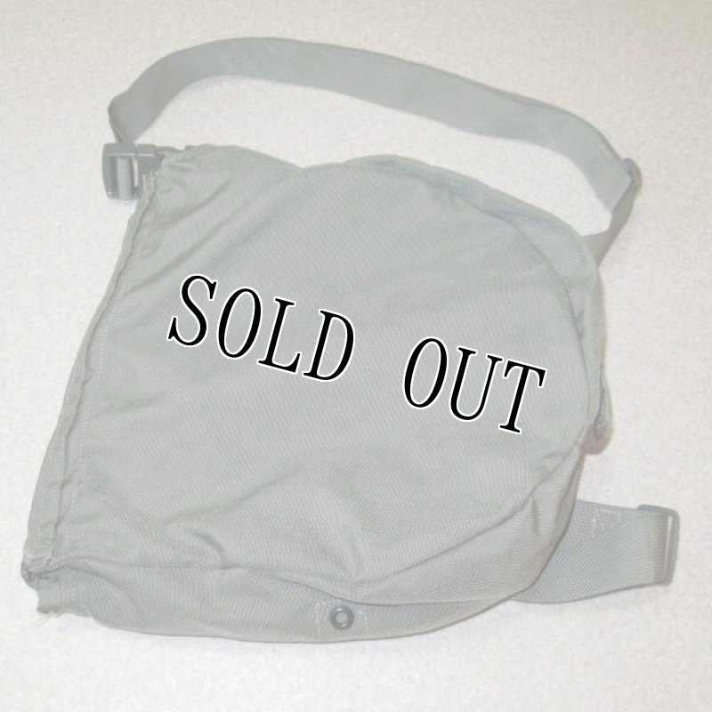 画像2: 米軍実物 ガスマスクバッグ (2)