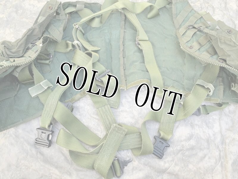 画像2: 米軍実物　CMU-33/P　サバイバルベストSURVIVAL VEST CMU-33/P22P-18 (2)