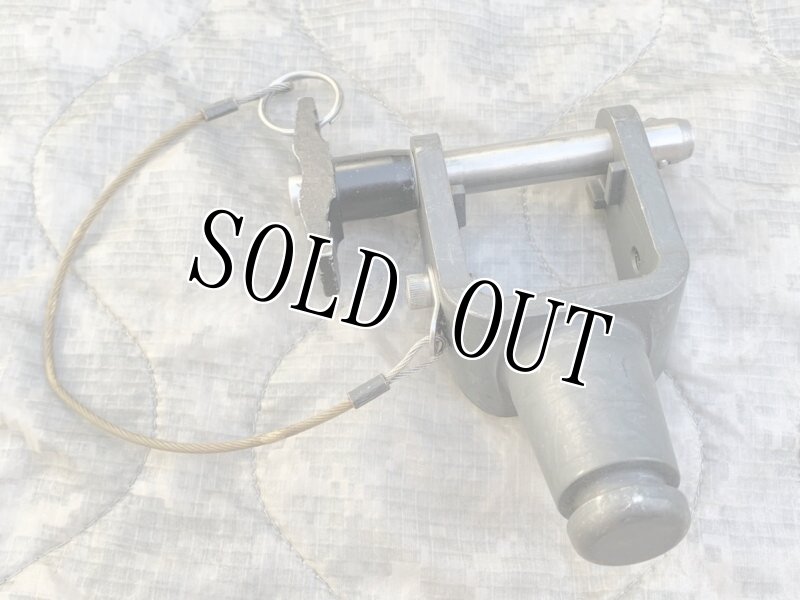 画像2: 米軍実物 M240 / M249 PINTLE ADAPTER (2)