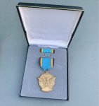 画像1: 米軍放出品 US AIR FORCE Aerial Achievement Medal (1)