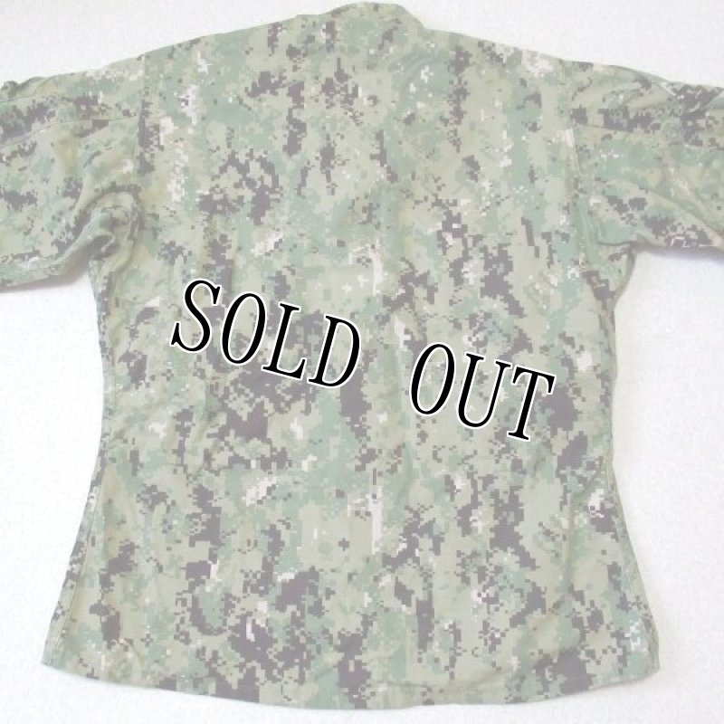 画像3: 米軍実物,US NAVY,　AOR2　NUW　迷彩ジャケット　TYPEIII　SMALL-SHORT (3)