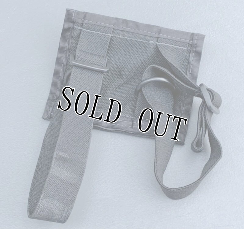 画像2: 米軍放出品 RAINE ブラック パス GPS アームホルダー   (2)