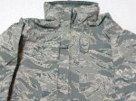 画像2: 米軍放出品　USAF 米空軍 ABU GORE-TEX パーカー　M-LONG (2)