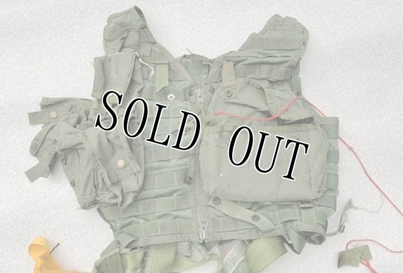 画像2: 米軍実物 CMU-33/P サバイバルベストSURVIVAL VEST CMU-33/P22P-18 (2)