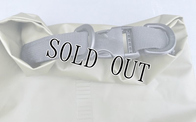 画像5: 米軍放出品10L  Earth PakK   防水ドライバッグ  (5)