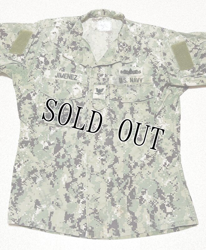 画像2: 米軍実物,US NAVY, AOR2 NUW 迷彩ジャケット TYPEIII S-R (2)