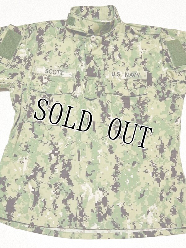 画像2: 米軍実物,US NAVY, AOR2 NUW 迷彩ジャケット TYPEIII M-R (2)