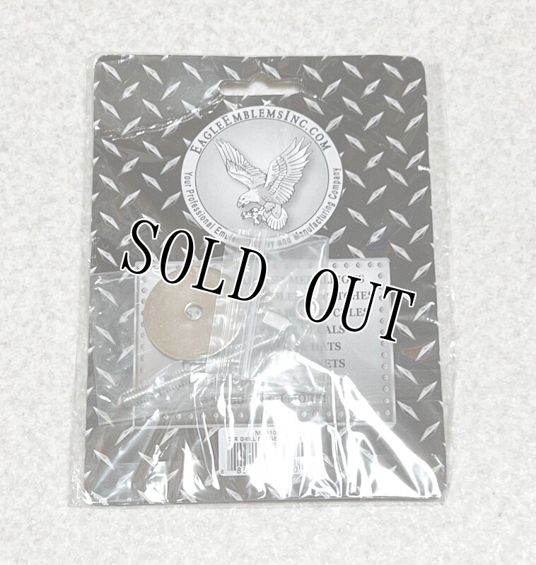 画像2: 米軍放出品 U,S,M,C,  MARINES カーエンブレム/グリルバッジ (2)