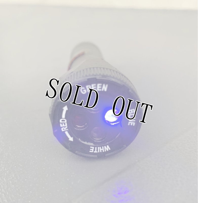 画像2: 米軍放出品 FIRE-FOX FX-67 4色切替 LEDハンドライト (2)