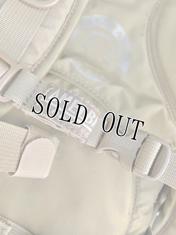 画像16: 米軍放出品  Camelbak  キャメルバック  ハイドレーションバッグ H.A.W.G（ホーグ）　コヨーテ (16)