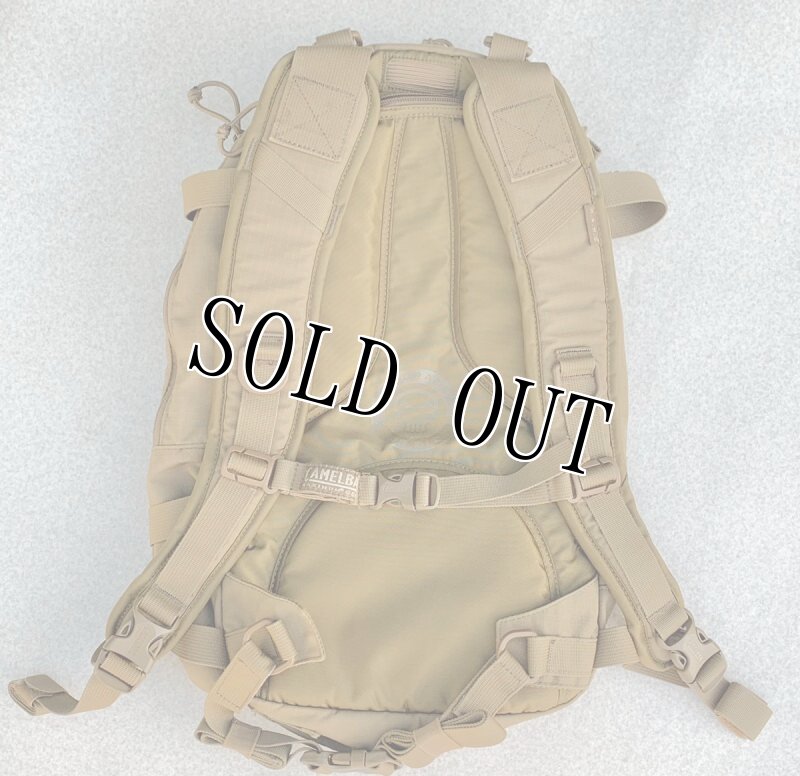 画像4: 米軍放出品  Camelbak  キャメルバック  ハイドレーションバッグ H.A.W.G（ホーグ）　コヨーテ (4)