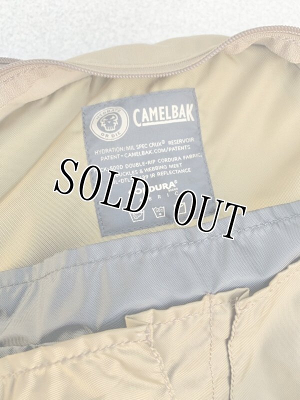 画像15: 米軍放出品  Camelbak  キャメルバック  ハイドレーションバッグ H.A.W.G（ホーグ）　コヨーテ (15)