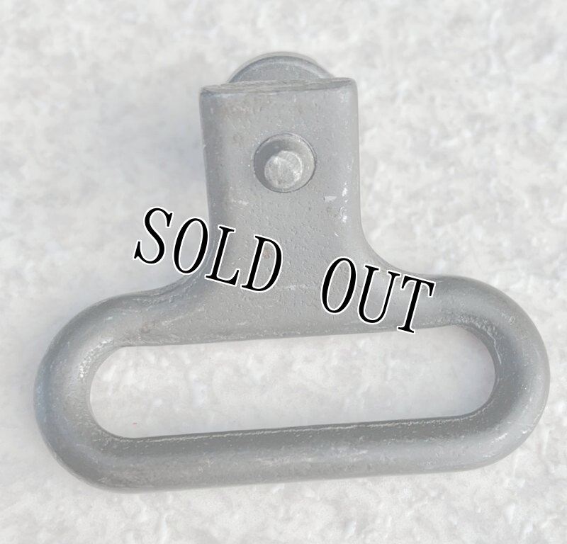 画像2: 米軍実物 COLT M4 バットストック スリング スイベル (2)