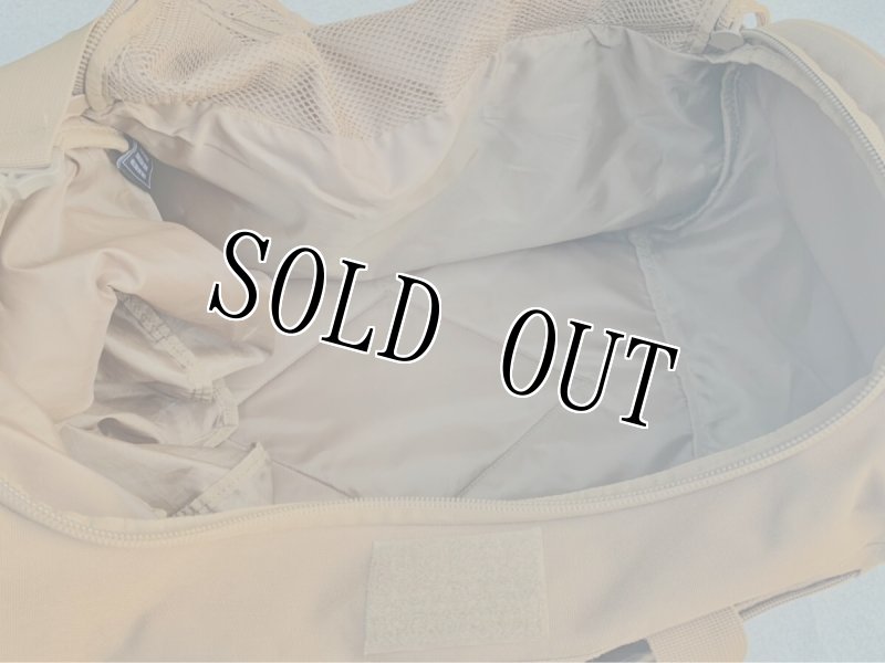 画像8: 米軍放出品 Highland Tactical ダッフル バッグ コヨーテ (8)