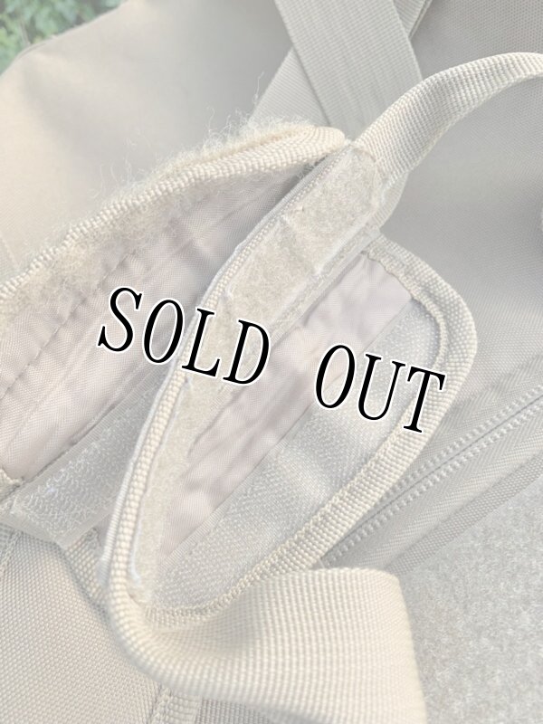 画像13: 米軍放出品 Highland Tactical ダッフル バッグ コヨーテ (13)