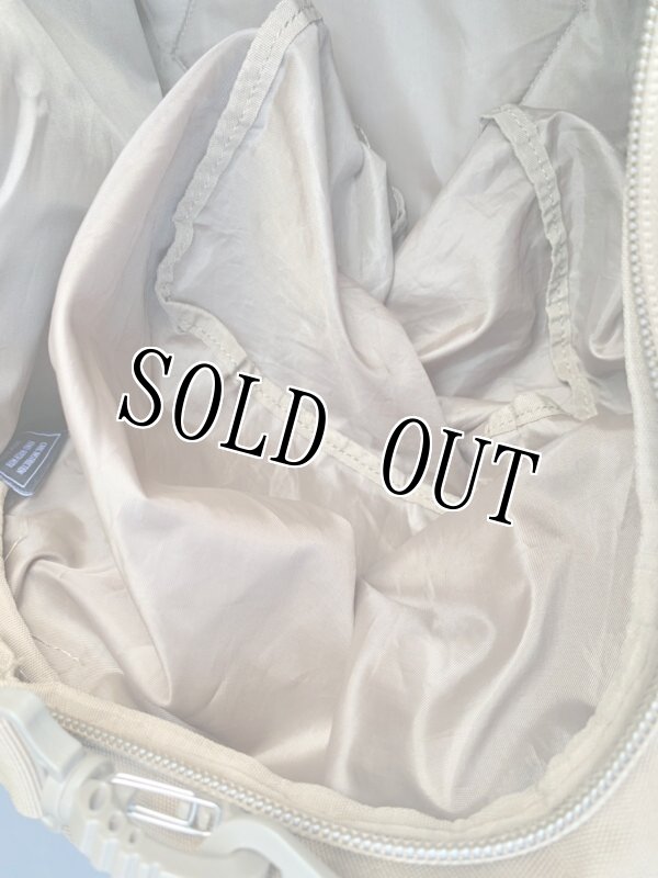 画像12: 米軍放出品 Highland Tactical ダッフル バッグ コヨーテ (12)