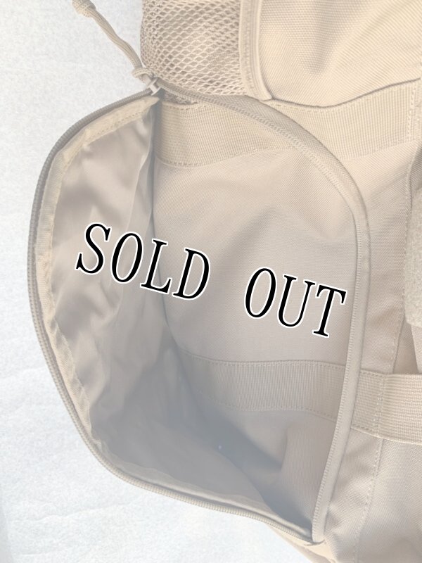 画像9: 米軍放出品 Highland Tactical ダッフル バッグ コヨーテ (9)