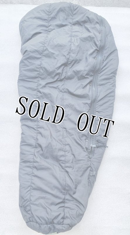 画像1: 米軍放出品 US MODULAR SLEEPING BAG  INTERMEDIATE COLD（ブラック）　 (1)