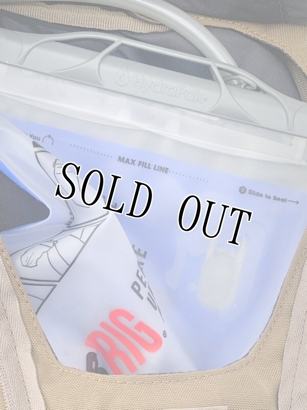 画像6: 米軍放出品 GEIGERRIG ガイガーリグ   ハイドレーションパック 2リットル コヨーテ  (6)