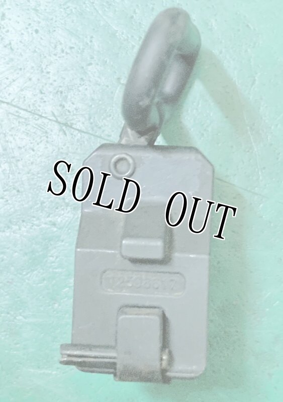 画像5: 米軍実物 M4 M16 COLTフロント サイドスリング アダプター ピン (5)