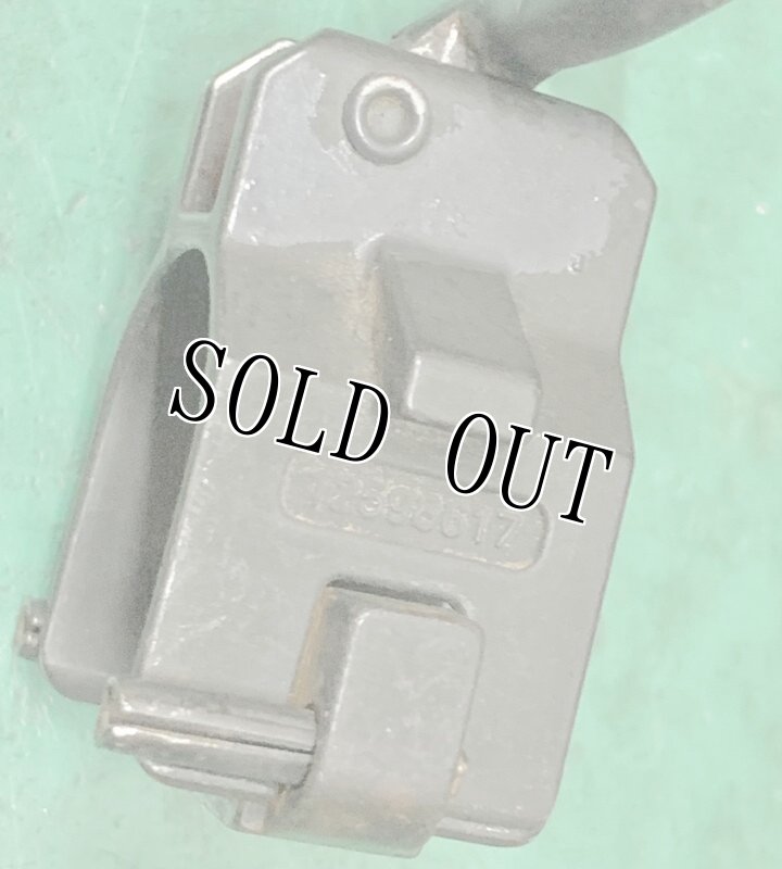 画像8: 米軍実物 M4 M16 COLTフロント サイドスリング アダプター ピン (8)