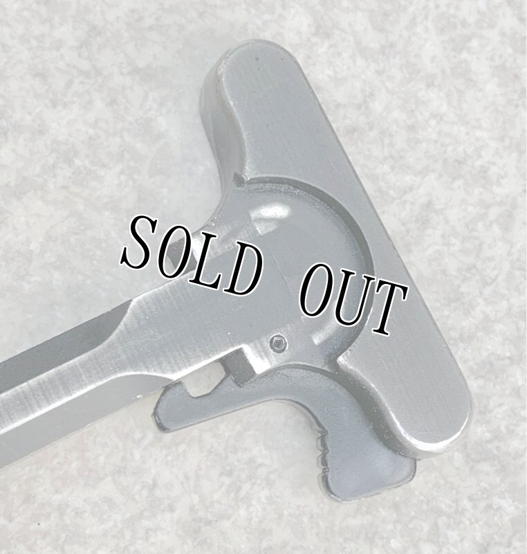 画像4: 米軍実物 COLT チャージング ハンドル コッキング  (4)