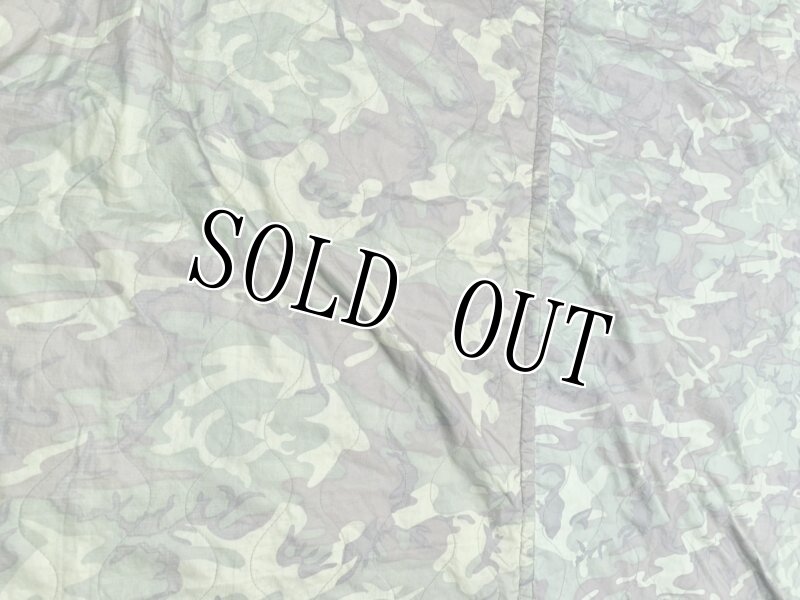 画像3: 米軍実物 1968年ベトナム  　キルティングリーフカモ ポンチョライナー (3)