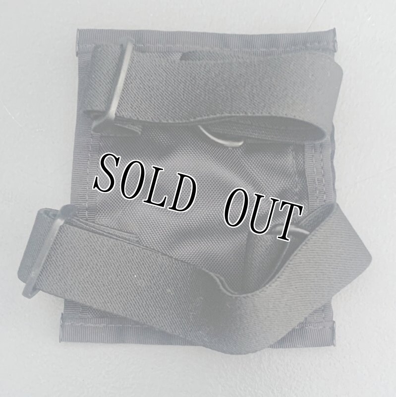 画像2: 米軍放出品 RAINE パス ID アームホルダー  (2)