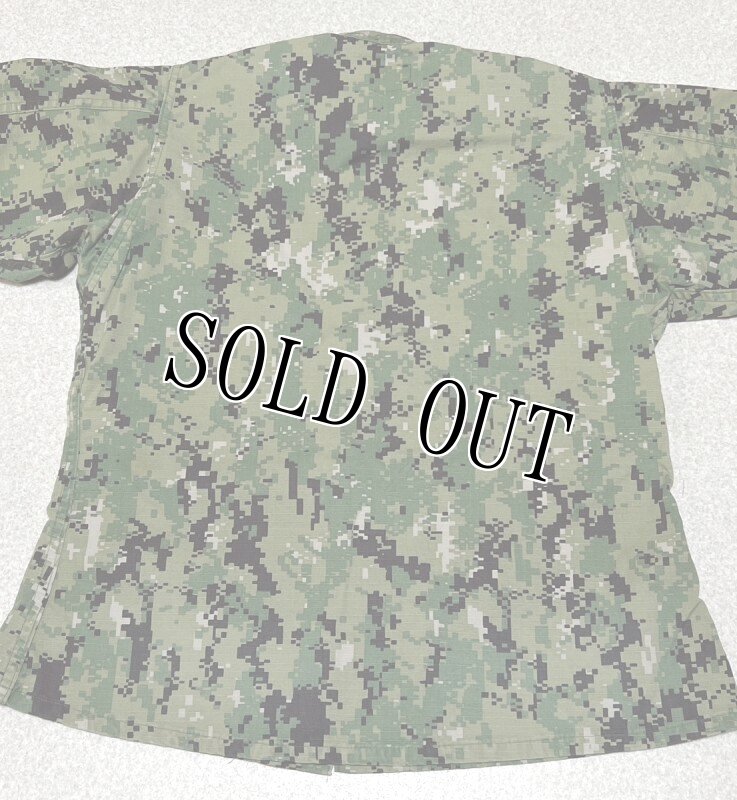 画像3: 米軍実物,US NAVY, AOR2 NUW 迷彩ジャケット TYPEIII 35 X-SHORT (3)