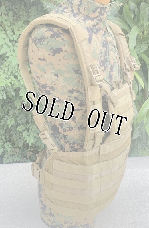 画像2: 海兵隊実物 MARSOC RRV ローデシアン リーコンベスト コヨーテ   (2)