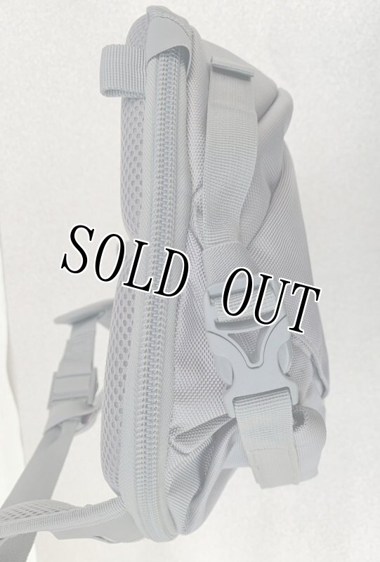 画像2: 米軍放出品 5.11 tactical covert box messenger bag (2)