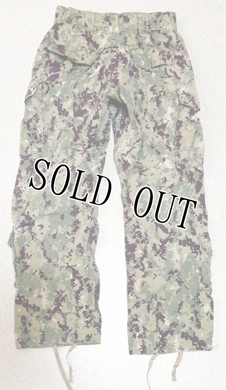 画像2: 米軍実物,US NAVY, AOR2 NUW 迷彩パンツ TYPEIII SMALL-SHORT  (2)
