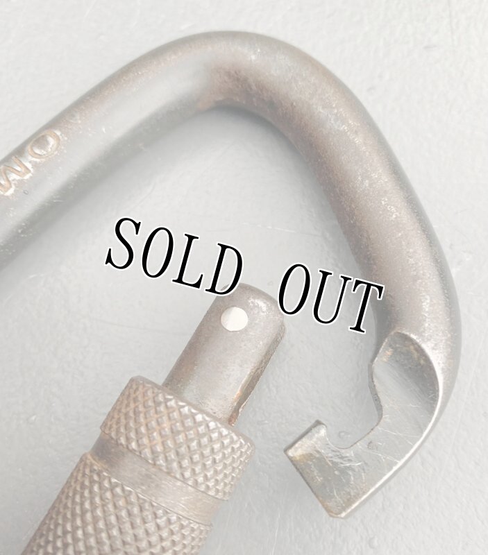 画像4: 米軍実物  OMEGA オメガパシフィック ロック付きカラビナ  (4)