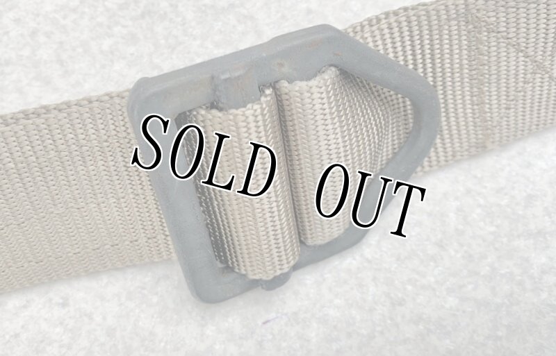 画像2: 米軍放出品 TAC SHIELD リガー ベルト MEDIUM タン (2)