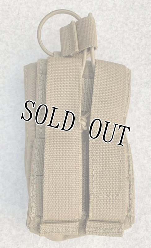 画像2: 米海軍放出品 実物 T3 Gear Magnet M4 Single Mag Pouch  (2)