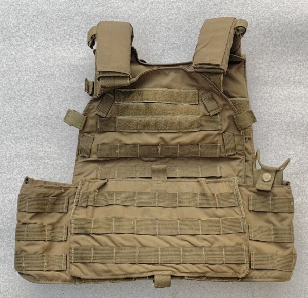 米海軍放出品 実物 LBT-6094M モジュラー プレートキャリア M/L