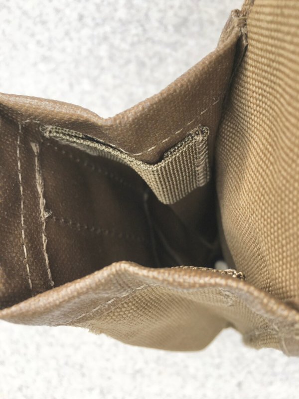 画像3: 米海軍放出品 実物 LBT-9011A モジュラー スモークグレネードポーチ コヨーテブラウン SEAL 特殊部隊 (3)