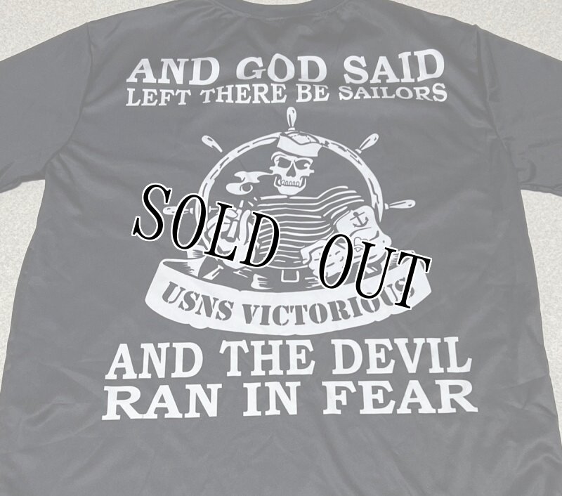 画像4: 米軍放出品 USNS VICTORIOUS Tシャツ  (4)