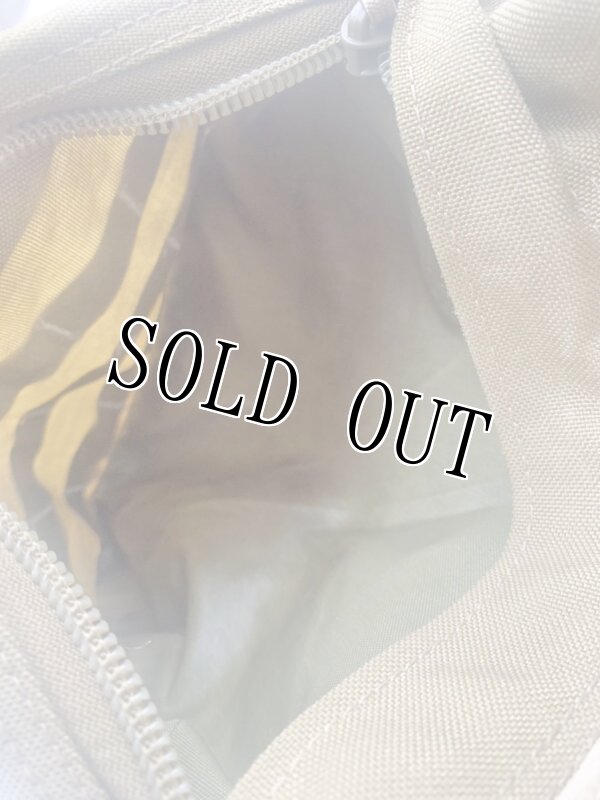 画像8: 米軍実物 LBT1476A ロンドンブリッジ コヨーテ アサルトパック 金タグ (8)