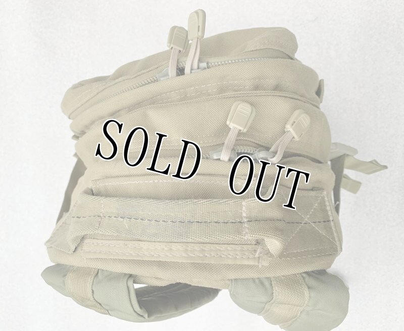 画像5: 米軍実物 LBT1476A ロンドンブリッジ コヨーテ アサルトパック 金タグ (5)