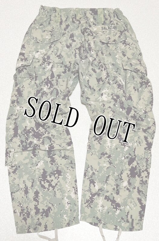 画像2: 米軍実物,US NAVY, AOR2 NUW 迷彩パンツ TYPEIII MEDIUM-SHORT  (2)
