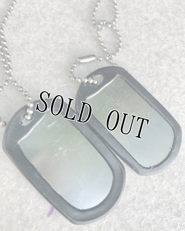 画像2: 米軍実物 ドッグタグ サイレンサー アクセサリー (2)