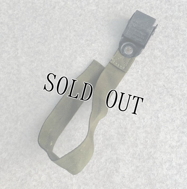 画像2: 米軍放出品 ナイトビジョン マウントストラップ (2)