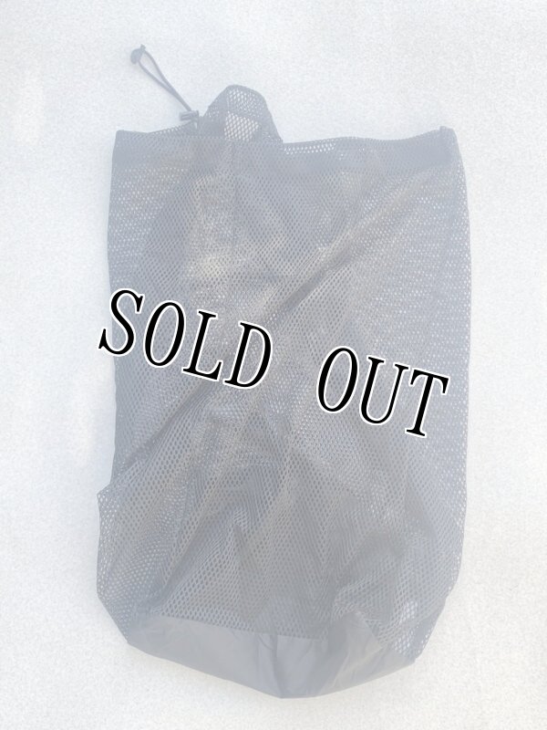 画像2: 米海兵隊実物放出品 USMC メッシュ スリーピング　＜br/＞　ストレージ バッグ  (2)